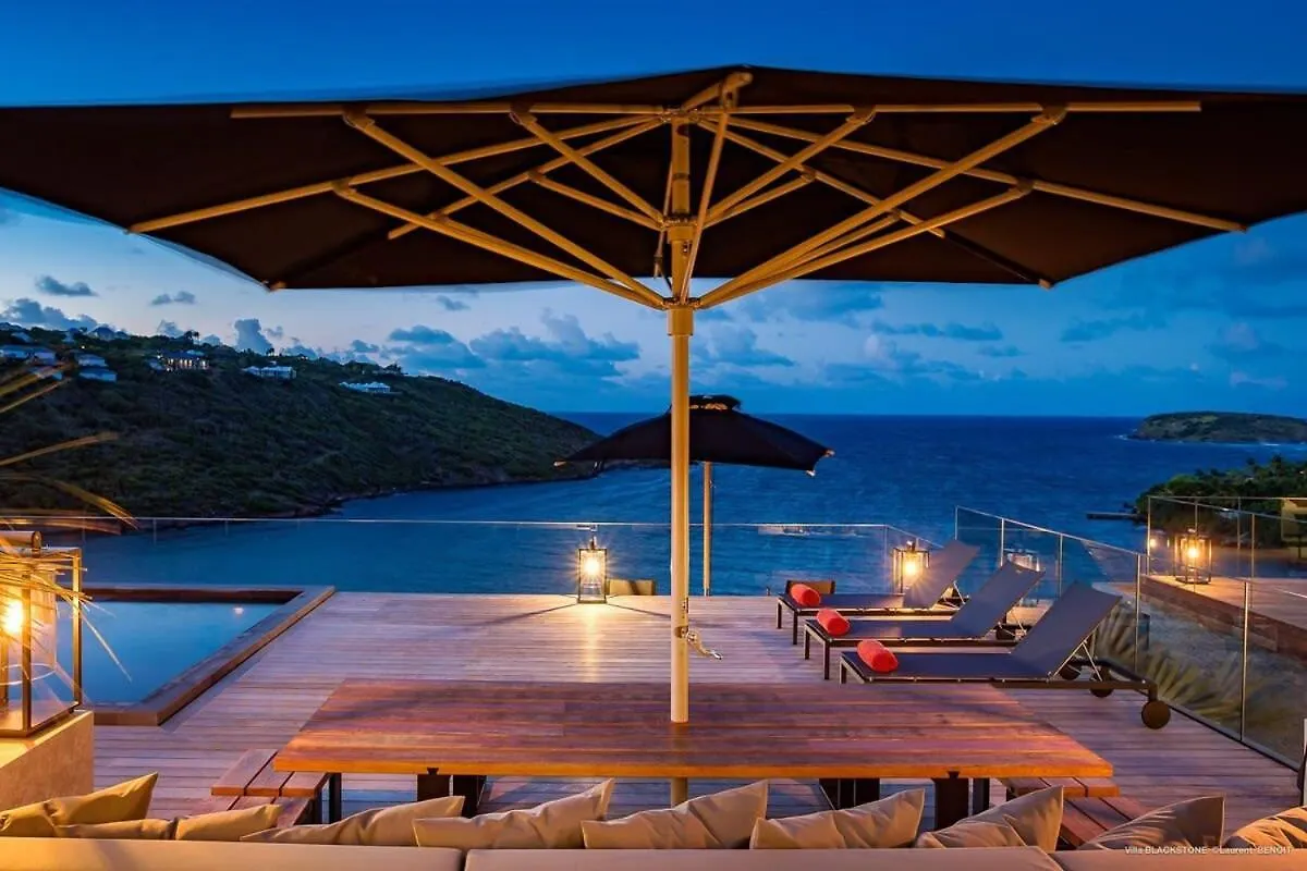 Breathtaking Hillside Villa Marigot
